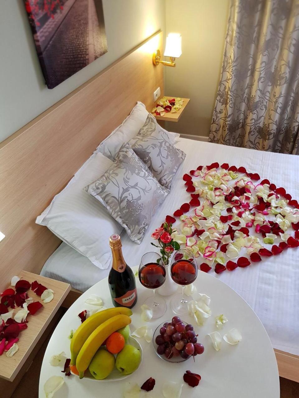 Sky Hotel Bishkek Luaran gambar